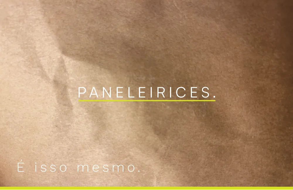 Business card in kraft paper with the typed logo and a neon rule